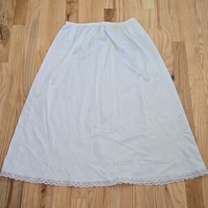 Vintage Warners white women's Half slip size Large